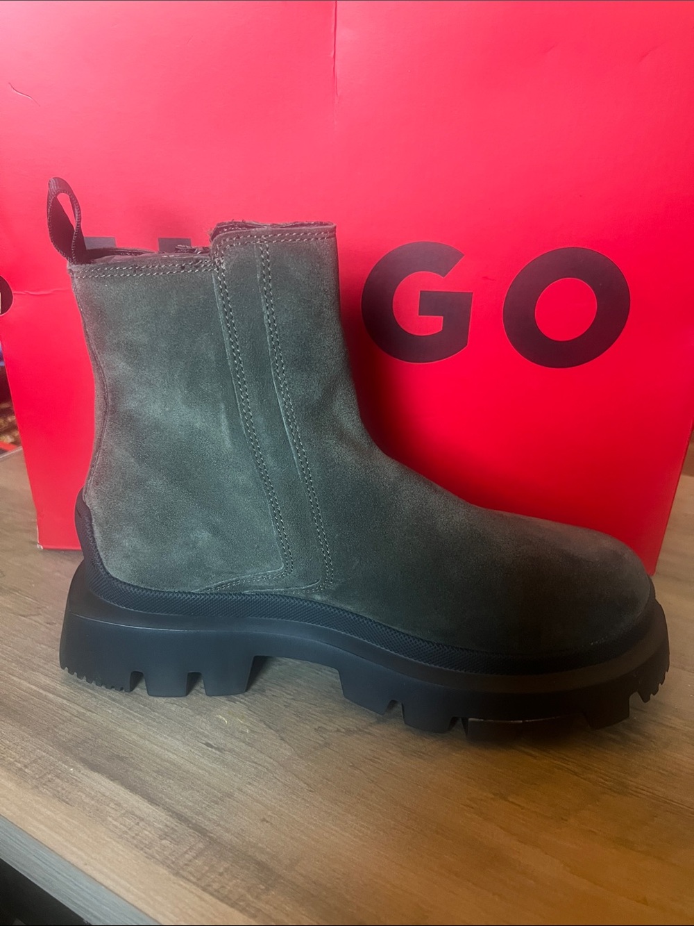Hugo Chelsea Suede Lug Sole Boot - Olive Green